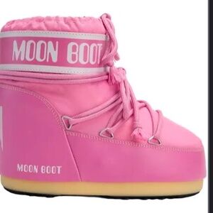 Moon boots